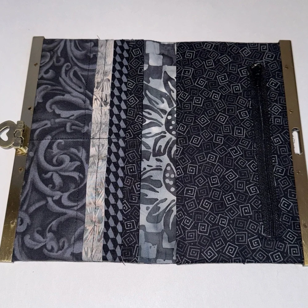 unbranded gold black